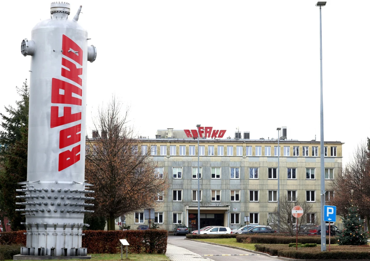 Sąd Rejonowy w Gliwicach wydał w czwartek postanowienie o ogłoszeniu upadłości Rafako - poinformowała spółka w komunikacie giełdowym. Rafako we wrześniu złożyło wniosek o ogłoszenie upadłości. Wyznaczono też syndyka - został nim Wojciech Zymek.