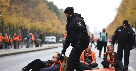 Niemiecka inicjatywa klimatyczna Ostatnie Pokolenie zamierza zmienić swoją nazwę. Poinformowała o tym w rozmowie z tygodnikiem "Spiegel" rzeczniczka grupy Carla Hinrichs. Nie oznacza to chęci rozwiązania grupy, ale stworzenie czegoś "nowego i wielkiego" – zapewniła.