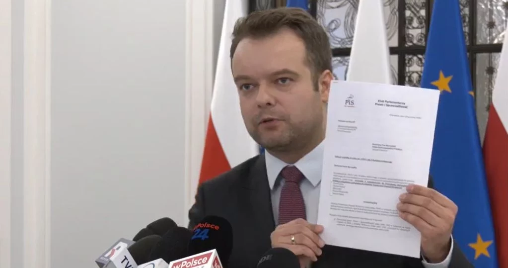 PiS składa wniosek do Szymona Hołowni. Chcą, aby wnioskował do prezydenta ws. odwołania członków PKW 