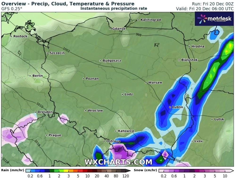 W piątek w wielu miejscach będzie padać przelotny deszcz oraz deszcz ze śniegiem, zaś w górach również sam śnieg