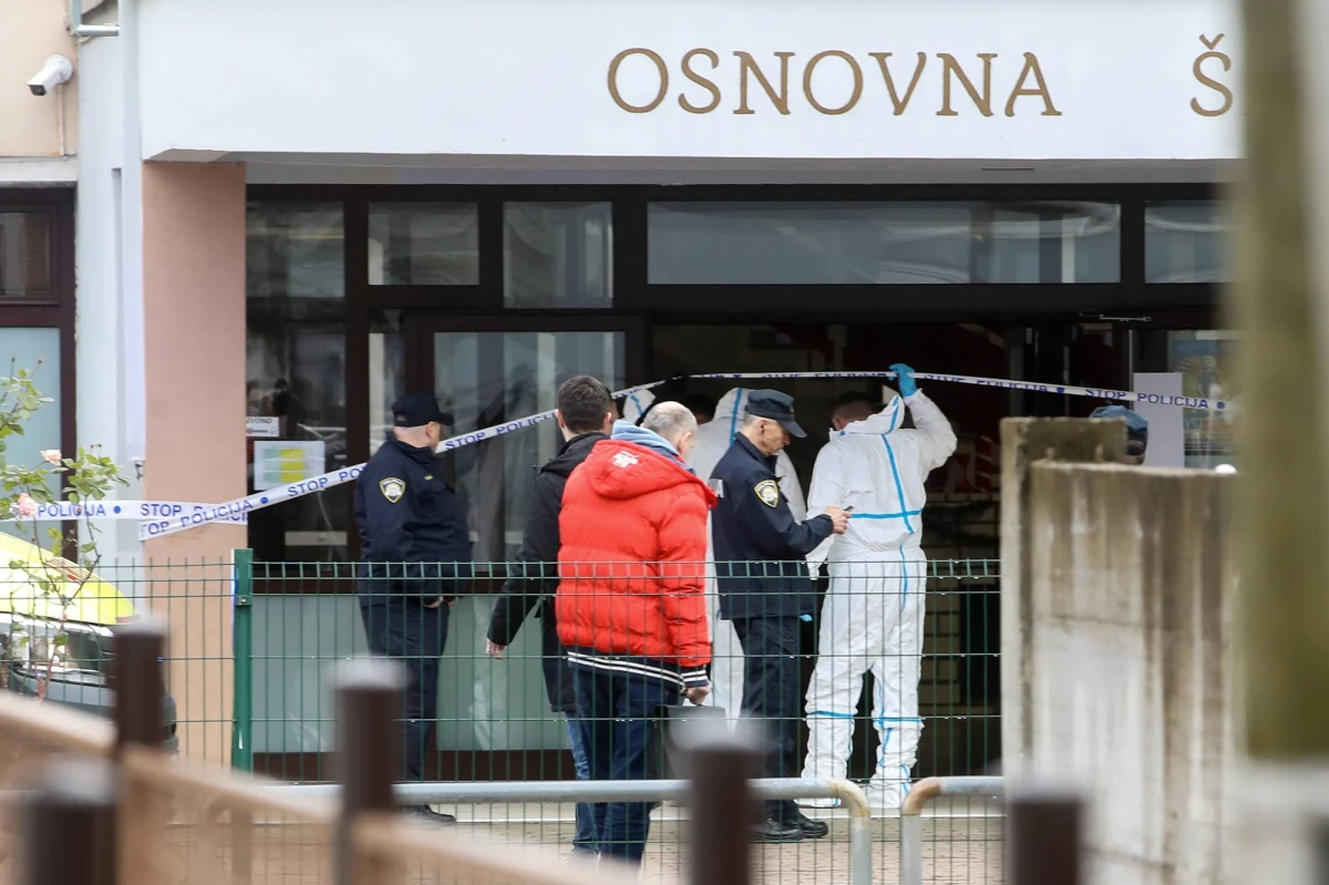 19-letni mężczyzna zaatakował nożem nauczyciela i kilkoro dzieci w szkole podstawowej w Zagrzebiu, stolicy Chorwacji. Z informacji przekazanych przez tamtejsze media wynika, że jedno dziecko zmarło. Do szpitali trafiło pięć osób, w tym troje dzieci. Szef chorwackiego MSW podał, że napastnik leczył się psychicznie.