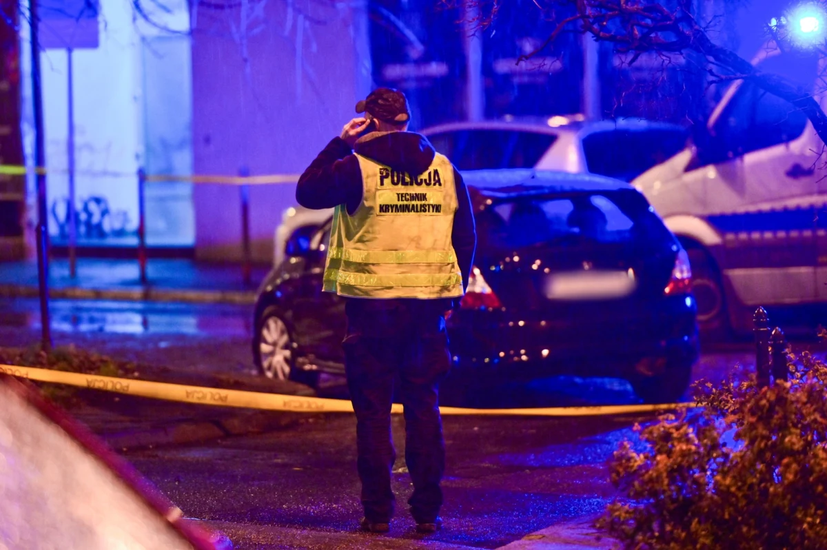 Mężczyzna operowany w Szpitalu Wojskowym w Krakowie po wczorajszej strzelaninie w centrum miasta to 26-letni Gruzin. Jak ustaliła reporterka RMF FM Agata Guz, był on w samochodzie, który próbowali zatrzymać policjanci. 