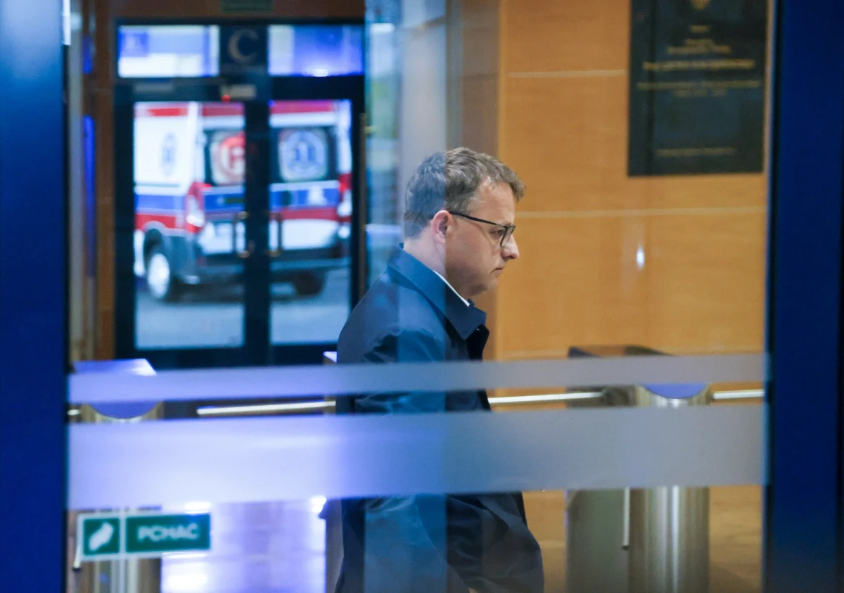 Europejski nakaz aresztowania Marcina Romanowskiego jest już aktywny w Systemie Informacji Schengen - dowiedział się reporter RMF FM Krzysztof Zasada. ENA wydał wczoraj Sąd Okręgowy w Warszawie. Wkrótce po tym obrońca polityka PiS poinformował, że Romanowski otrzymał azyl polityczny na Węgrzech.