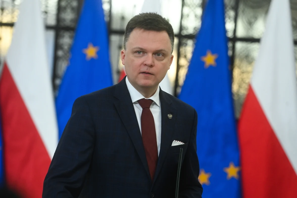 Stoimy obecnie u progu potencjalnego chaosu prawnego i ustrojowego i każda próba poprawienia tej sytuacji jest warta wykonania - powiedział marszałek Sejmu Szymon Hołownia po spotkaniu z prezydentem Andrzejem Dudą. Marszałek Sejmu przedstawił głowie państwa projekt ustawy incydentalnej ws. ważności wyborów prezydenckich.