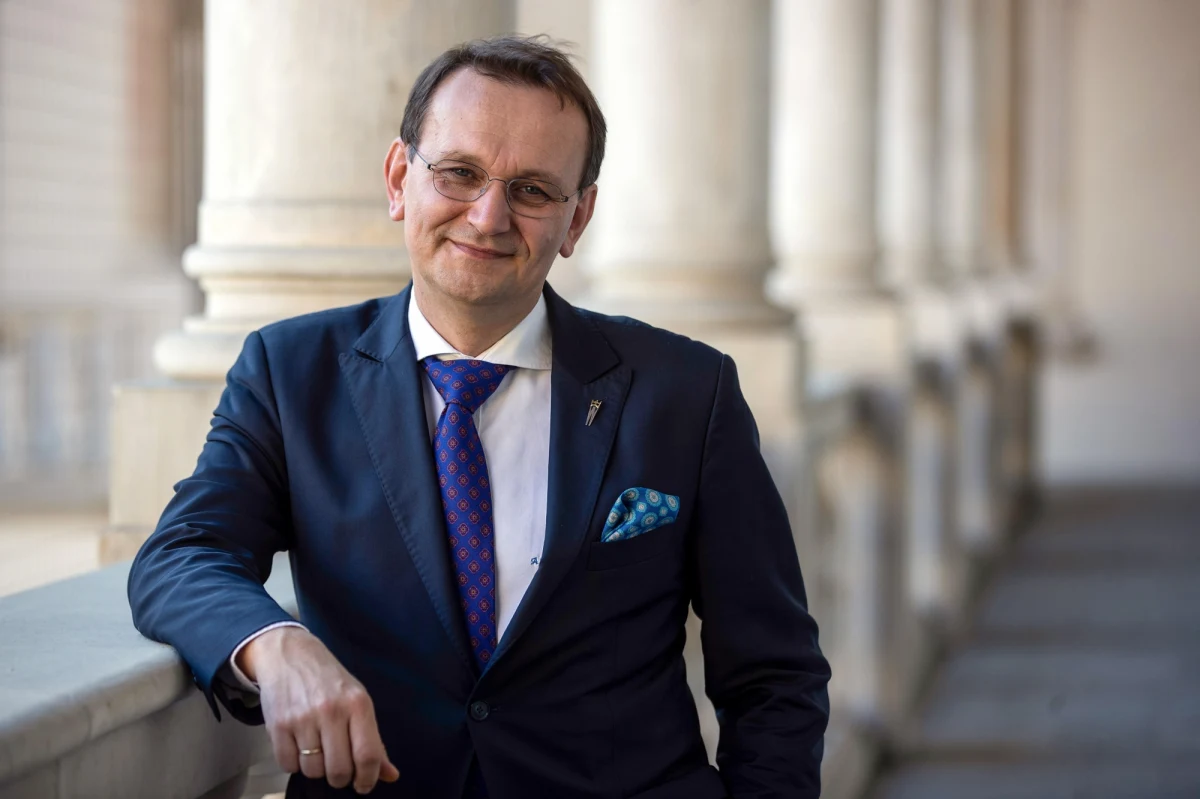 Dyrektor Zamku Królewskiego na Wawelu prof. Andrzej Betlej pozostanie na tym stanowisku kolejną kadencję. Minister kultury Hanna Wróblewska przyjęła rekomendację komisji konkursowej, która wybrała kandydata bezwzględną większością głosów.