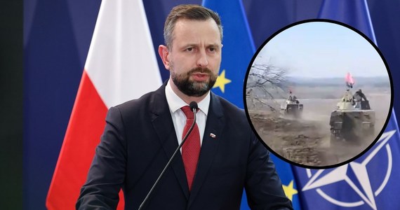 "Flagi UPA na dostarczonych przez Polskę ukraińskiej armii transporterach opancerzonych Rosomak to prowokacja, która nie powinna mieć miejsca. Poleciłem pilną interwencję u ukraińskiego attaché w Warszawie, celem wyjaśnienia sprawy" - napisał na platformie X szef MON Władysław Kosiniak-Kamysz. 