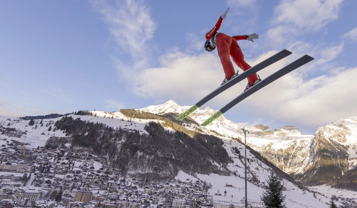 Konkurs skoków narciarskich w Engelbergu wygrał Austriak Jan Hoerl. Najlepszy z Polaków Paweł Wąsek ukończył zawody na 11. miejscu.