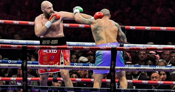 Ukraiński bokser Ołeksandr Usyk na gali w Rijadzie pokonał jednogłośnie na punkty Brytyjczyka Tysona Fury'ego. Zachował pasy mistrza świata wagi ciężkiej federacji WBA, WBO, i WBC. 