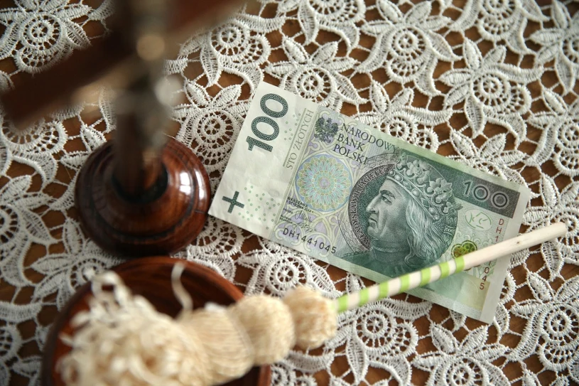 Księża już chodzą po kolędzie. Oto jakie datki znajdują w kopertach