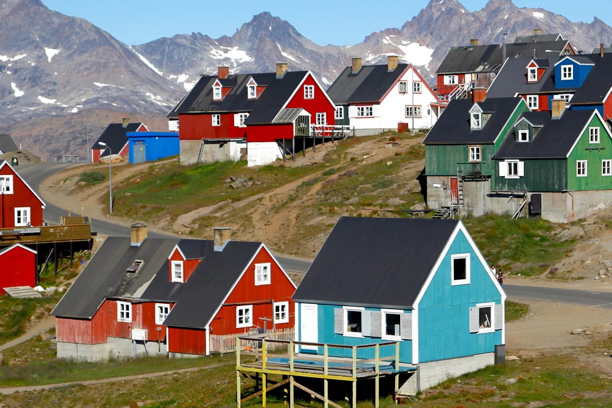 Amerykańskie posiadanie i kontrola nad Grenlandią jest absolutną koniecznością - powiedział prezydent elekt USA Donald Trump. Trump nominował byłego wspólnika Elona Muska, miliardera Kena Howery'ego na ambasadora w Kopenhadze.