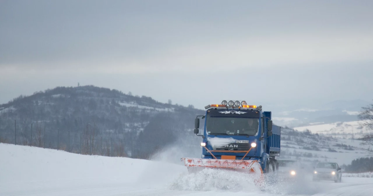 IMGW wydał nowe alerty pogodowe pierwszego stopnia dla południowej części Małopolski i Podkarpacia. Tam specjaliści spodziewają się intensywnych opadów śniegu