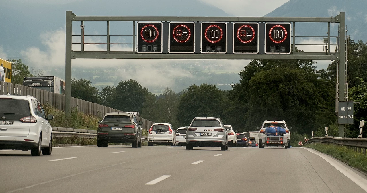  Zakaz zjazdu z autostrady w razie korka. Ważna informacja dla turystów