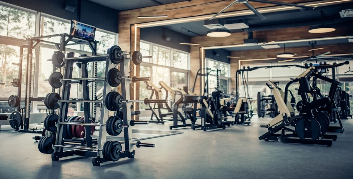 Wszystkim, którzy od nowego roku chcą rozpocząć przygodę na siłowni, przypominamy - to ostatni dzwonek na zapisanie się do trenera personalnego na styczniowe terminy. Kalendarze już pękają w szwach, a z początkiem roku pękać będą również siłownie, na które zapisuje się w tym okresie dużo więcej osób.