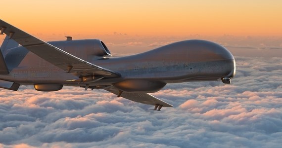 Amerykański dron szpiegowski Global Hawk latał dziś nad Polską i Litwą. Cała misja bezzałogowca, który wystartował z bazy wojskowej Sigonella na Sycylii, trwała ponad 17 godzin. Reporter RMF FM dowiedział się, jaki kurs obrała zwiadowcza maszyna.