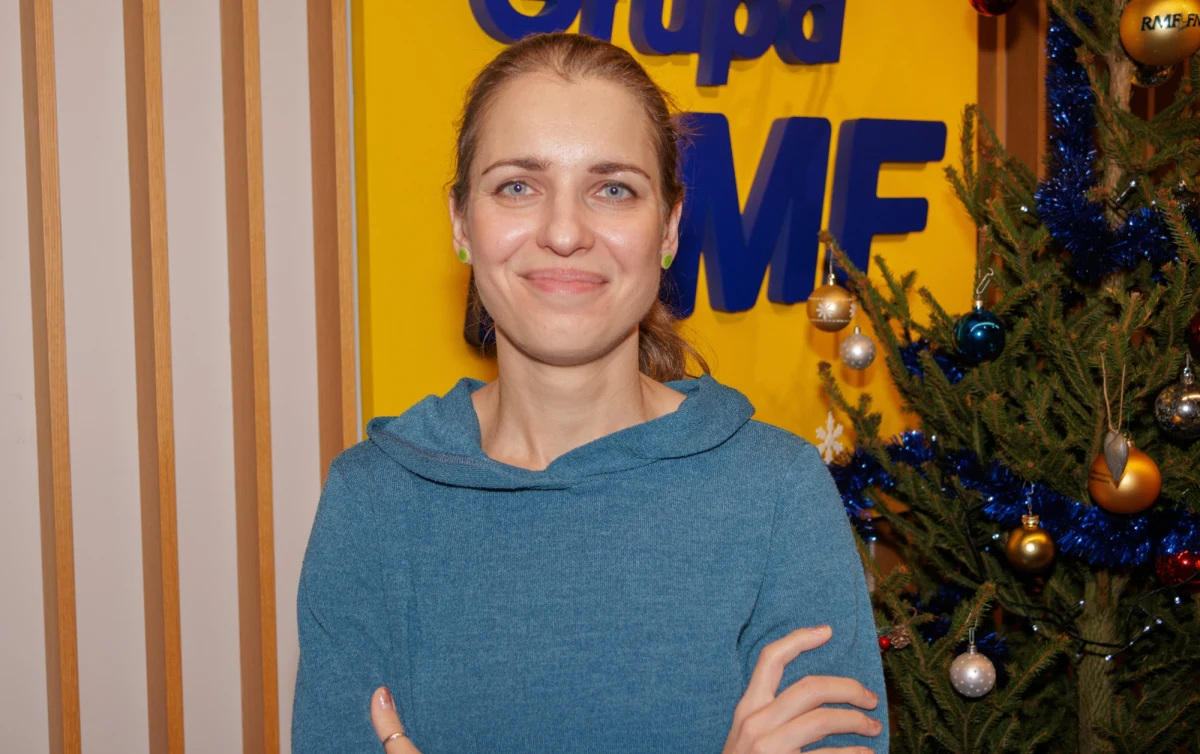 "To jest praca na rzecz Polskiej Akademii Nauk i konkretnych instytutów, które organizują wyprawy, więc to jest to, o czym nie powinniśmy zapominać. Natomiast oczywiście w zamian dostajemy bardzo dużo. Tylko pytanie, jak sobie ułożymy bycie tam i czy chcemy, żeby to było coś miłego, co będziemy długo wspominać, czy jednak tak się to potoczy, że nie będzie to dla nas dobra przygoda" - mówiła Dagmara Bożek o wyprawach do polskiej stacji polarnej.