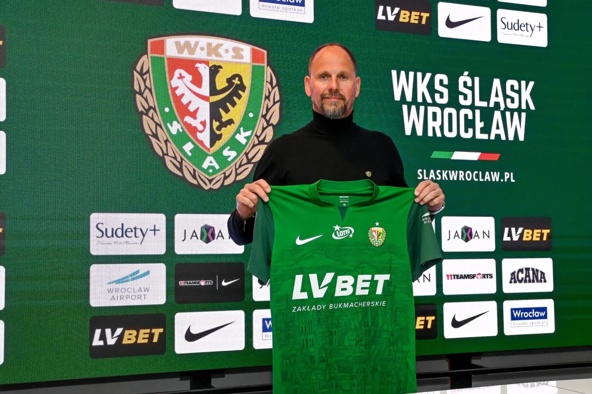 Nowym trenerem Śląska Wrocław został Ante Simundza. 53-letni Słoweniec, jeden z najbardziej uznanych fachowców w tej części Europy, złożył podpis pod kontraktem ważnym do końca czerwca 2025. 