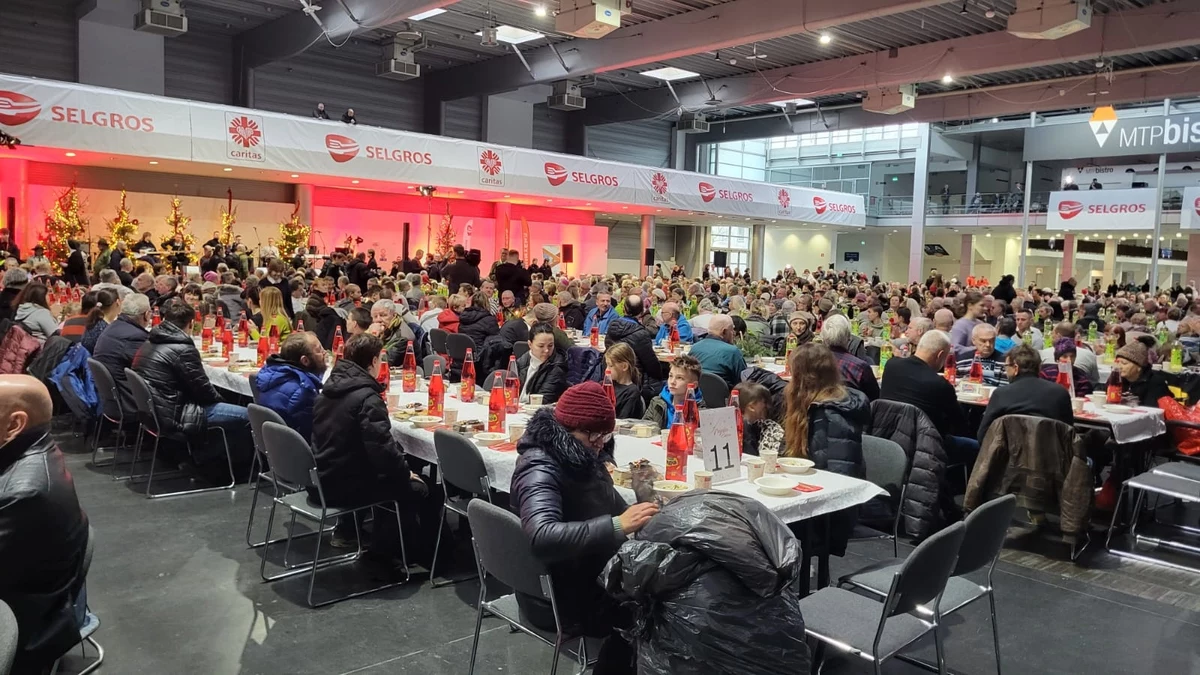 Prawie 1200 osób zasiadło do wspólnej wieczerzy w hali Międzynarodowych Targów Poznańskich. To ci, którzy nie mają gdzie mieszkać, są samotni albo nie stać ich na zorganizowanie samodzielnie kolacji wigilijnej.