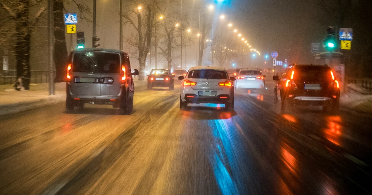 Jaka pogoda w Boże Narodzenie? IMGW wydało alert, będzie ślisko na drogach 