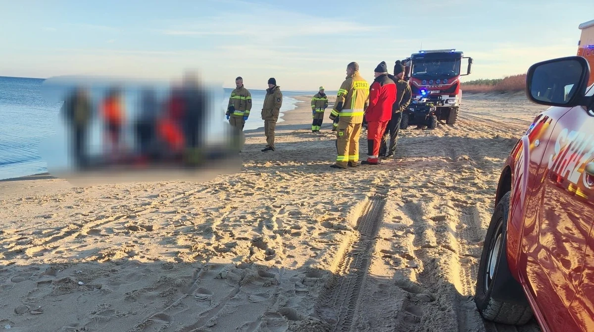 64-letniego mężczyzny nie udało się uratować mimo przeprowadzonej reanimacji po tym, jak wyciągnięto go z Bałtyku. Do tragedii doszło w pierwszy dzień świąt Bożego Narodzenia w miejscowości Jantar Leśniczówka w Pomorskiem.