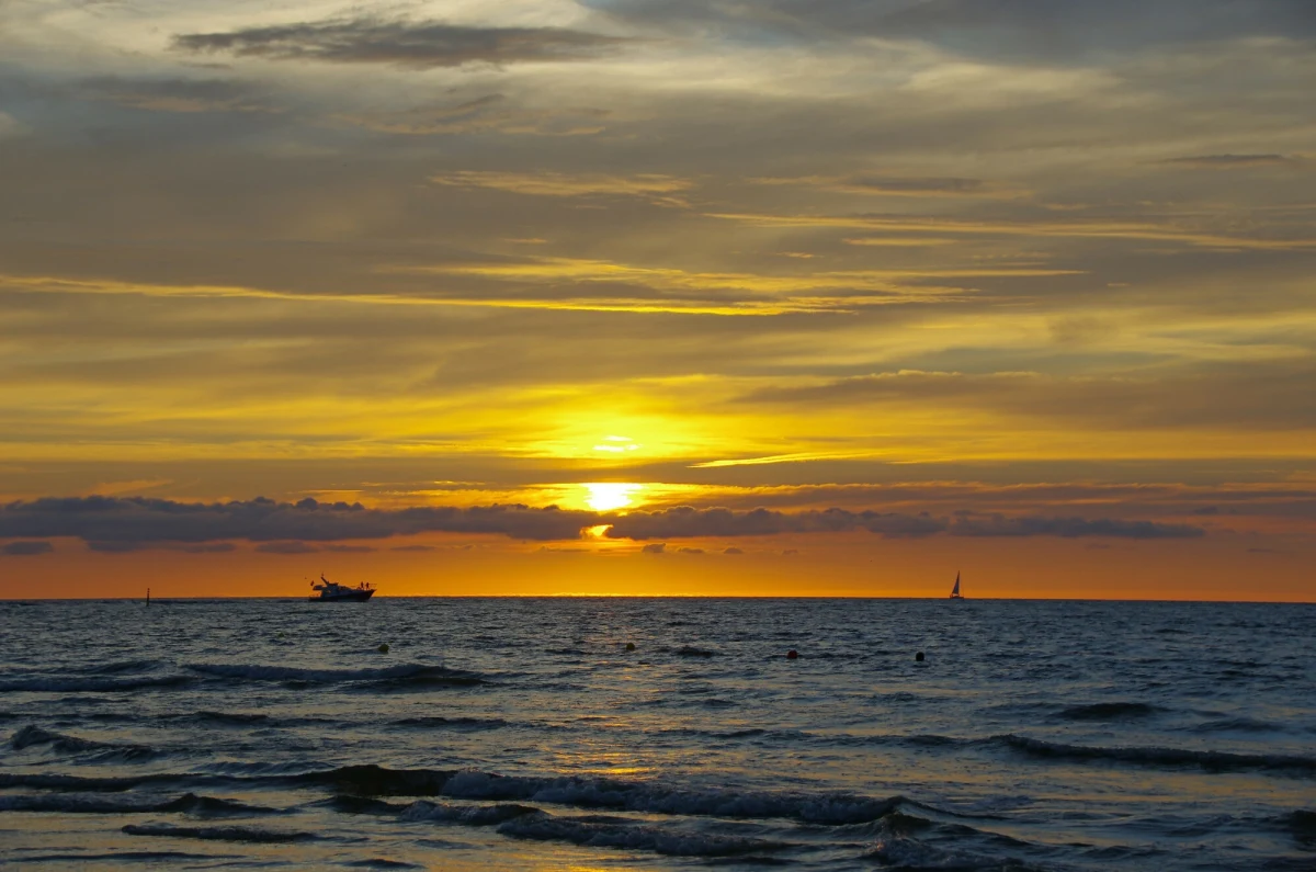 W środę około południa doszło do przerwania przebiegającego po dnie Bałtyku kabla elektroenergetycznego Estlink 2, łączącego Finlandię z Estonią. Rozpoczęto śledztwo w tej sprawie.