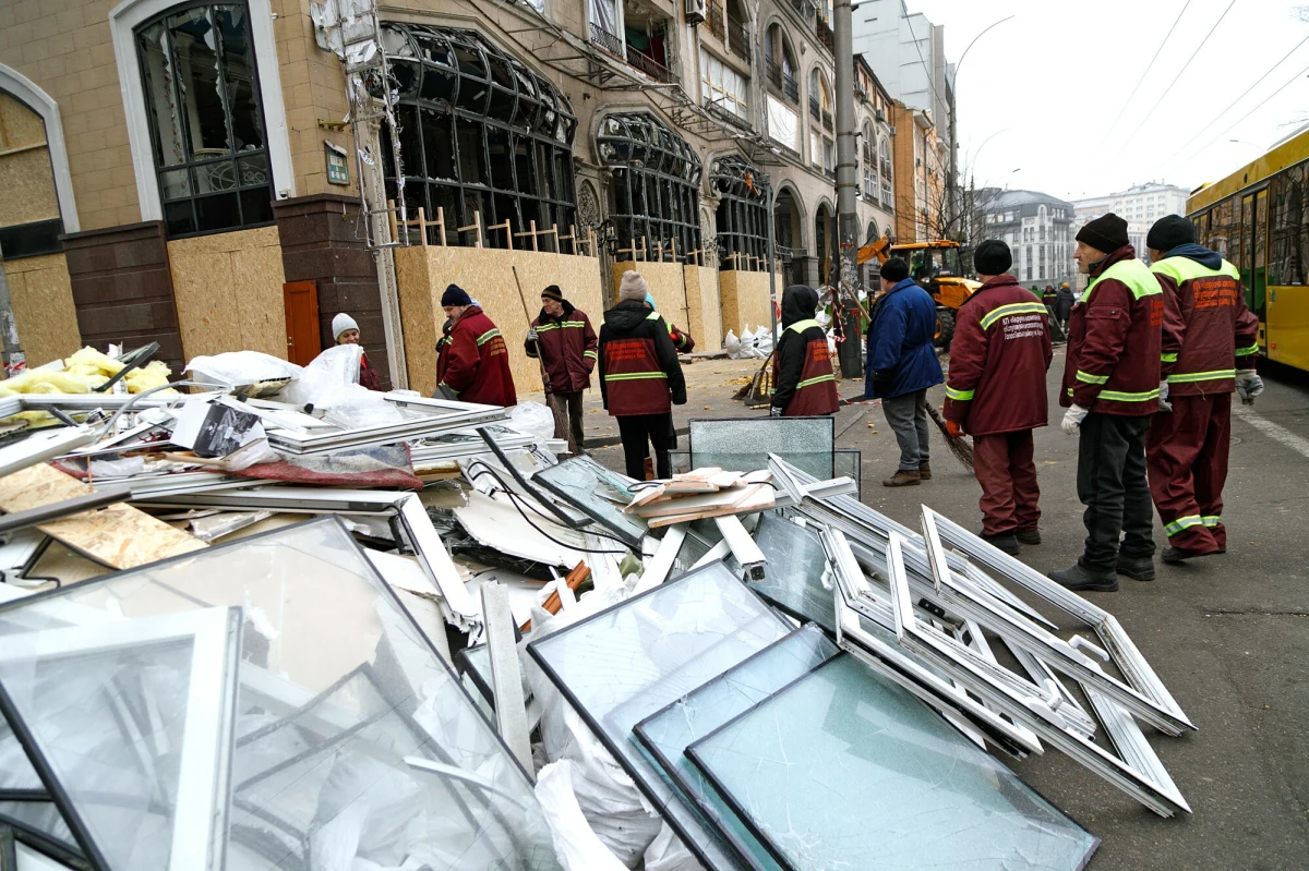 Wysłannik Donalda Trumpa ds. Ukrainy i Rosji gen. Keith Kellogg skomentował środowy brutalny atak Rosji na Ukrainę. Kellogg stwierdził, że podobne wydarzenia jedynie wzmacniają determinację Stanów Zjednoczonych, by zakończyć konflikt. "Przeprowadzanie ataków rakietowych i dronów na dużą skalę w dniu narodzin Pana jest złe" - napisał w mediach społecznościowych.