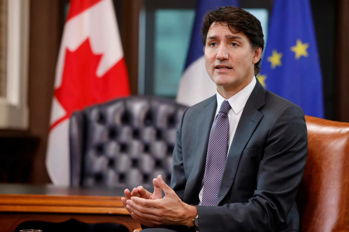 Premier Kanady Justin Trudeau po raz pierwszy zareagował na komentarze amerykańskiego prezydenta elekta Donalda Trumpa na temat Kanady. Przypomniał materiał amerykańskiej NBC, tłumaczący Amerykanom, czym jest Kanada.