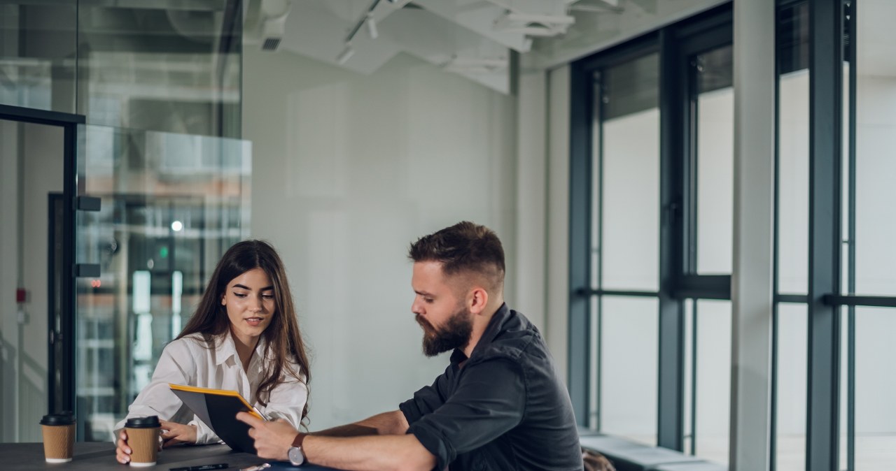 Specjalne obowiązki pracodawcy. To musi zapewnić pracownikowi zimą