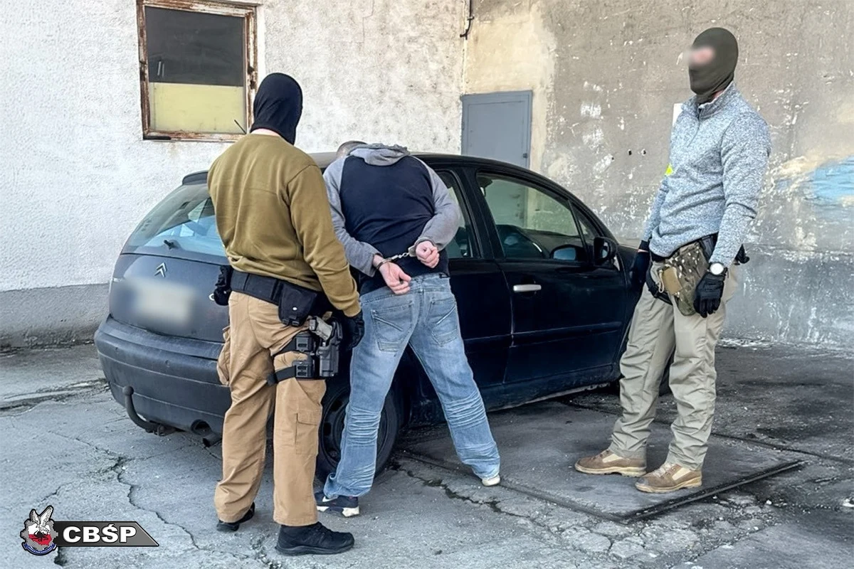 Słowaccy policjanci w pobliżu miasta Galanta zlikwidowali laboratorium do wytwarzania narkotyków syntetycznych. Zatrzymali 39-letniego Polaka, podejrzanego o produkcję nielegalnych substancji.