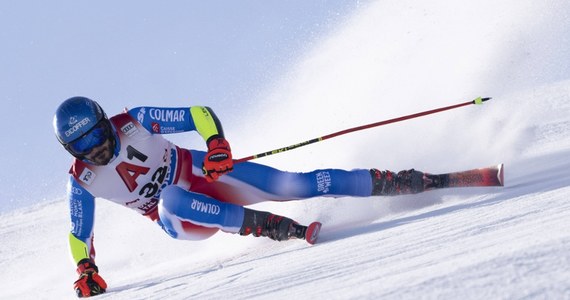 Francuski narciarz alpejski Cyprien Sarrazin podczas treningu zjazdu we włoskim Bormio miał wypadek. Sportowca przetransportowano do szpitala. W trakcie badań wykryto u niego krwiaka podtwardówkowego.