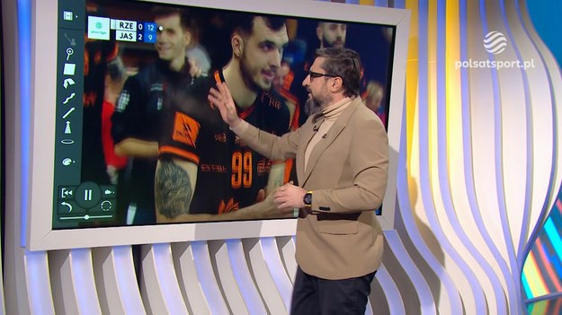 W załączonym materiale wideo prezentujemy analizę Jakub Bednaruka z sobotniego Magazynu #7Strefa.W załączonym materiale wideo prezentujemy analizę Jakub Bednaruka z sobotniego Magazynu #7Strefa.
