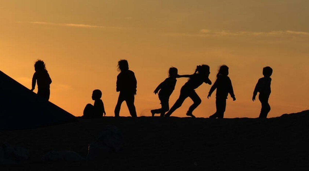 473 mln dzieci żyje na obszarach konfliktów zbrojnych. Grozi im śmierć, brak edukacji, szczepionek i niedożywienie. Najnowsze dane UNICEF wskazują, że wpływ wojen na dzieci osiągnął w 2024 r. wyjątkowo niszczycielski poziom.