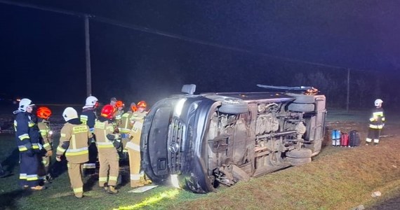 Sześć osób zostało rannych w wypadku, do którego doszło w miejscowości Wlonice (woj. świętokrzyskiego). Z jezdni wypadł tam bus. Droga w miejscu wypadku jest zablokowana.