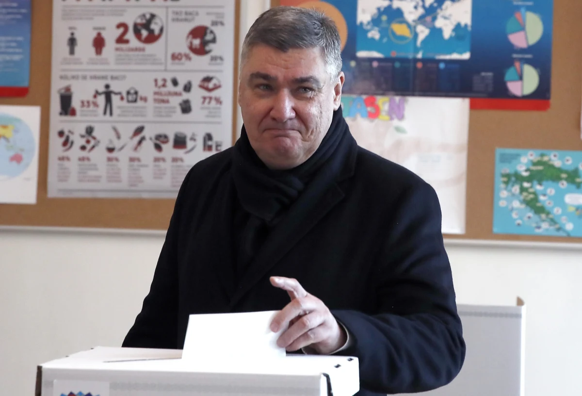 Ubiegający się o reelekcję prezydent Chorwacji Zoran Milanović i kandydat rządzącej Chorwackiej Wspólnoty Demokratycznej (HDZ) Dragan Primorac przeszli do drugiej tury wyborów prezydenckich, która odbędzie się 12 stycznia - poinformowała Państwowa Komisja Wyborcza (DIP) po przeliczeniu głosów z 99,67 proc. lokalnych komisji wyborczych.
