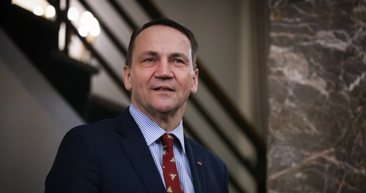 Radosław Sikorski pokazał, ile wyniosło jego grudniowe wynagrodzenie z MSZ. Internauci komentują