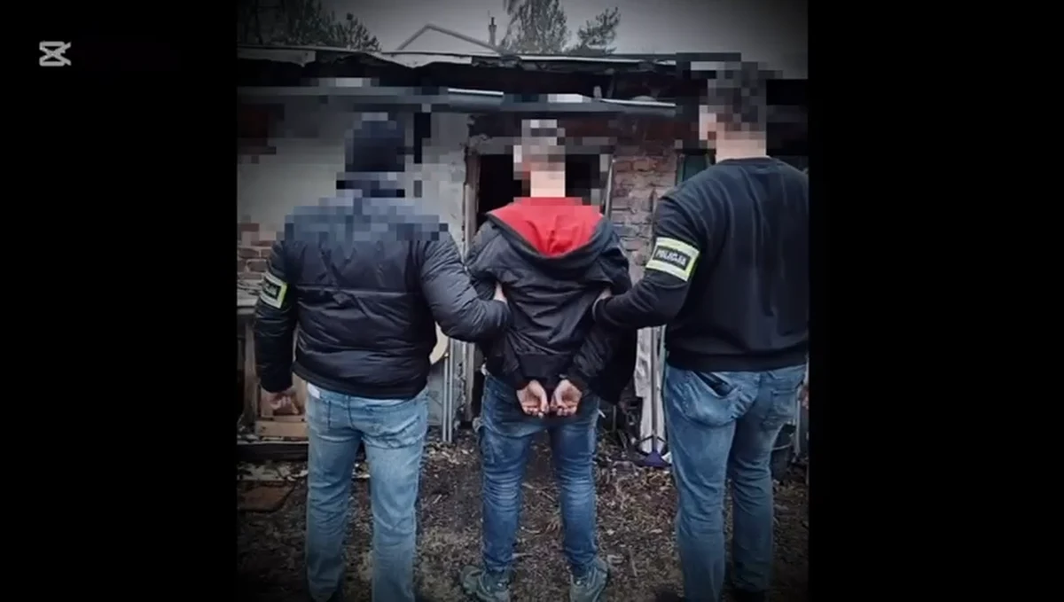 Nawet 20 lat więzienia grozi mężczyźnie, który w Łodzi napadł na 10-latka. Chłopiec był sam w domu. Sprawca, grożąc mu nożem, zażądał wydania oszczędności rodziców i uciekł, zabierając 25 tys. złotych. 