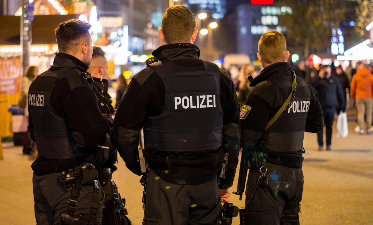 We wtorek w Berlinie mężczyzna zaatakował nożem kilka osób w dzielnicy Charlottenburg. Dwoje poszkodowanych trafiło do szpitala. Napastnik został zatrzymany.