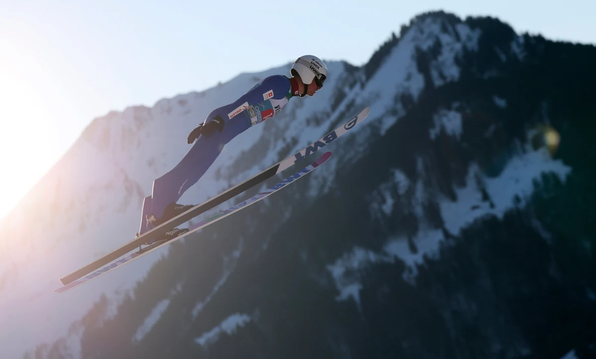 Piotr Żyła zmierzy się z Jakubem Wolnym w pierwszej serii noworocznego konkursu Turnieju Czterech Skoczni w Garmisch-Partenkirchen. Rywalem Pawła Wąska będzie Japończyk Naoki Nakamura, Aleksandra Zniszczoła - Niemiec Felix Hoffmann, a Dawida Kubackiego - Austriak Michael Hayboeck.