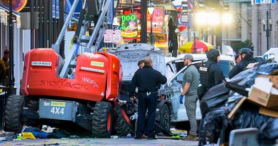 Samochód terenowy z dużą prędkością wjechał w tłum w Nowym Orleanie w USA. Następnie kierowca wyszedł z pojazdu i zaczął strzelać. Zginęło co najmniej 10 osób, a 35 zostało rannych. Sprawca zginął w wymianie ognia z funkcjonariuszami.