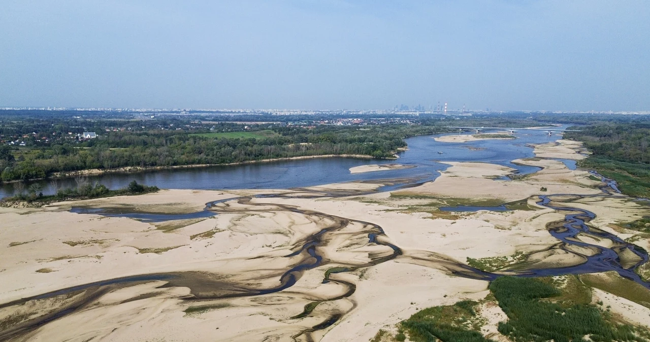 Wraz ze zmianami klimatu nasilają się ekstremalne zjawiska. We wrześniu 2024 r. w Warszawie odnotowano rekordowo niski stan Wisły. W tym samym miesiącu Europę Środkową dotknęła powódź