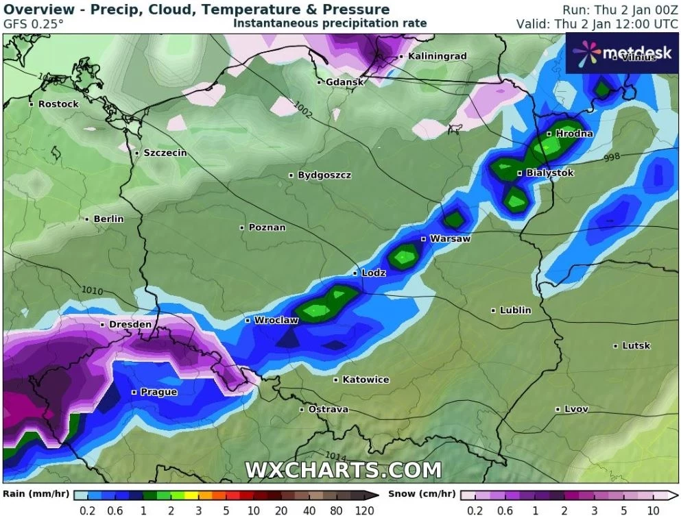 W wielu miejscach kraju trzeba się liczyć z przelotnymi opadami deszczu i deszczu ze śniegiem. Po południu i wieczorem miejscami popada sam śnieg