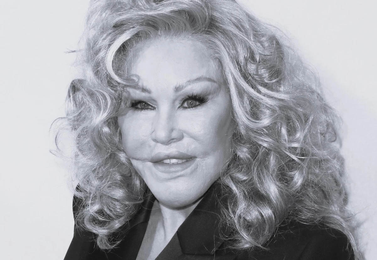 Zmarła Jocelyn Wildenstein, celebrytka zwana z powodu licznych operacji plastycznych "kobietą-kotem". 84-latka zasłynęła również dzięki rekordowemu odszkodowaniu za rozwód. Przyczyną jej śmierci był zator płucny.