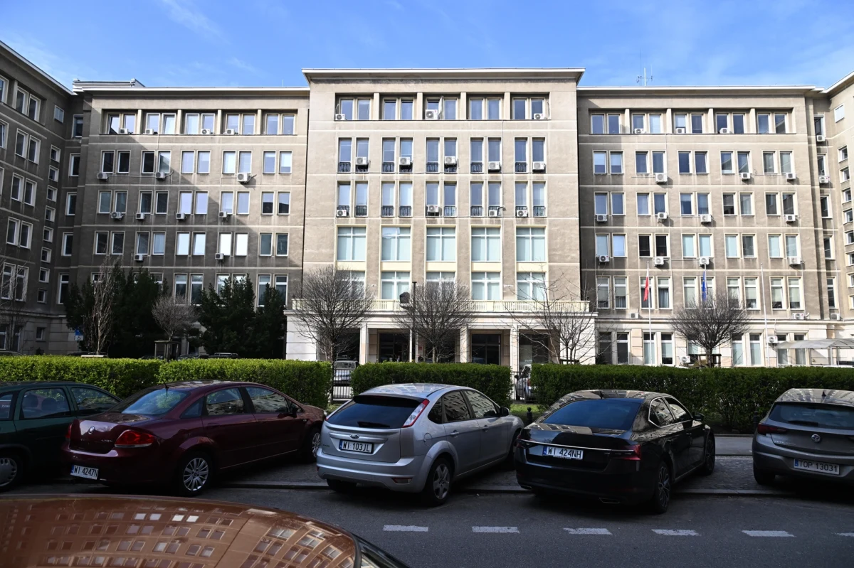 W przyszłym tygodniu odbędzie się spotkanie kierownictwa Lewicy, w trakcie którego partia wskaże kandydata na nowego ministra nauki i szkolnictwa wyższego - dowiedział się dziennikarz RMF FM Kacper Wróblewski. Karolina Zioło-Pużuk, Marcin Kulasek lub Sebastian Gajewski - ktoś z tej trójki zastąpi Dariusza Wieczorka. 