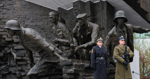 700 tysięcy osób odwiedziło w 2024 roku Muzeum Powstania Warszawskiego. "Po tylu latach działania mieć tak dużą frekwencję to dowód ogromnego zaufania odwiedzających" - mówi RMF FM Jan Ołdakowski, dyrektor stołecznej placówki. "Powstańcy są dla nas najważniejsi" - deklaruje. W 2025  roku muzeum chce jeszcze bardziej otworzyć się na młodych i ogłasza nowy, skierowany do nich projekt.   