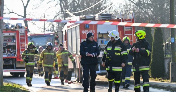 Nowe informacje po dramacie w dolnośląskiej Skale. 30 grudnia mężczyzna postrzelił z broni czarnoprochowej sąsiada, zabił wujka i popełnił samobójstwo. Prawdopodobną przyczyną jego działania były zaburzenia psychiczne - przekazała rzeczniczka prasowa Prokuratury Okręgowej w Legnicy Liliana Łukasiewicz.