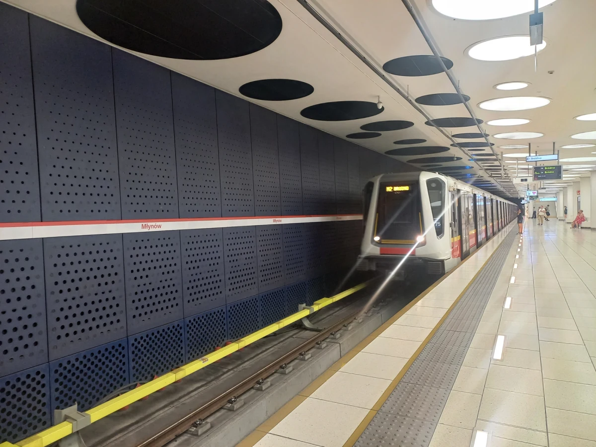 Od soboty do poniedziałku pociągi metra linii M2 w Warszawie będą kursowały na skróconej trasie, między stacjami Bródno a Księcia Janusza. Z myślą o pasażerach uruchomiona zostanie zastępcza linia autobusowa ZM2.