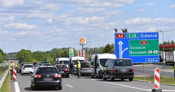 W piątek do południa polsko-niemieckie przejście graniczne Kołbaskowo - Pomellen było zamknięte po tym, jak ciężarówka wpadła w poślizg i zablokowała jezdnię.