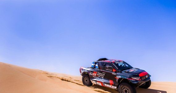 Kierowca toyoty Henk Lategan z RPA wygrał prolog Rajdu Dakar w kategorii samochodów. W kategorii motocykli triumfował Australijczyk Daniel Sanders (KTM). Konrad Dąbrowski (KTM) uzyskał 21. czas, a Bartłomiej Tabin (Husqvarna) był 75.