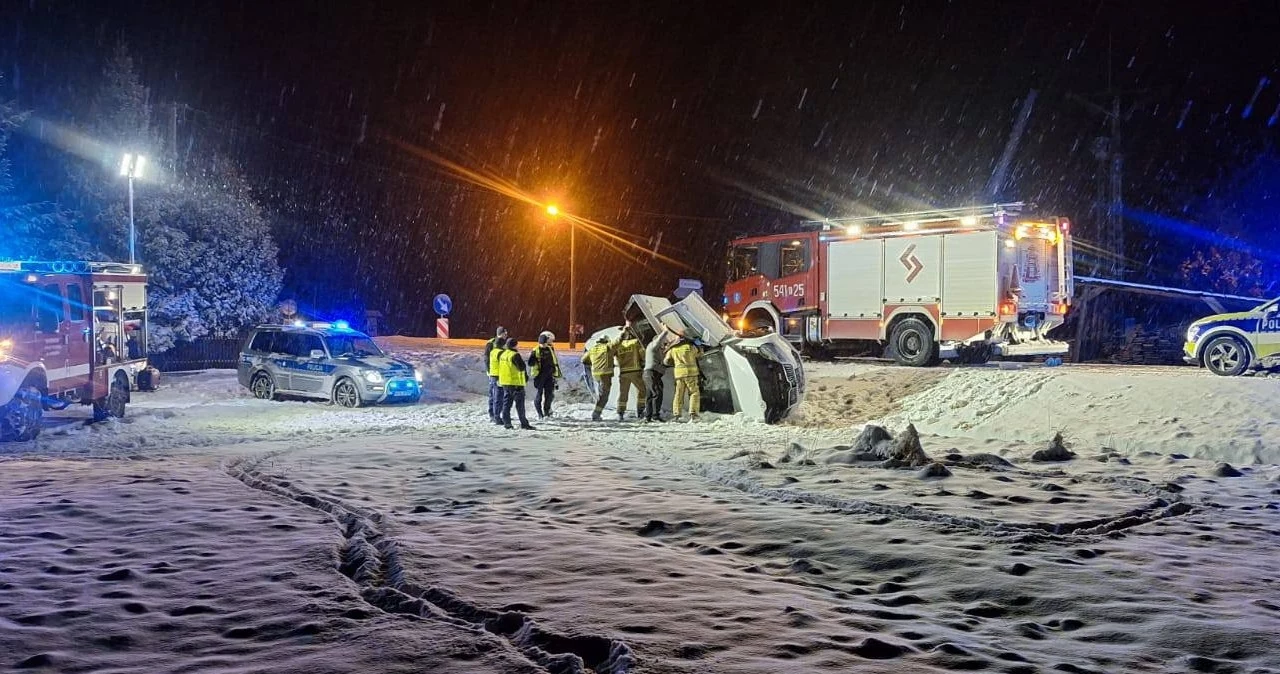 Wypadek w okolicach Zakopanego. Zimowe warunki dają się kierowcom we znaki