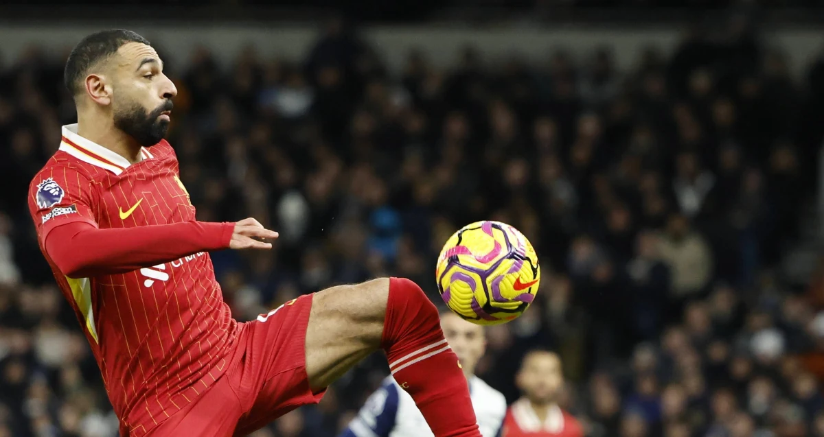 "To mój ostatni sezon w Liverpoolu" - potwierdził w wywiadzie dla Sky Sports Mohamed Salah. 32-letni egipski piłkarz po raz kolejny wyraził swoje rozczarowanie brakiem chęci klubu do przedłużenia z nim umowy, która wygasa z końcem czerwca.