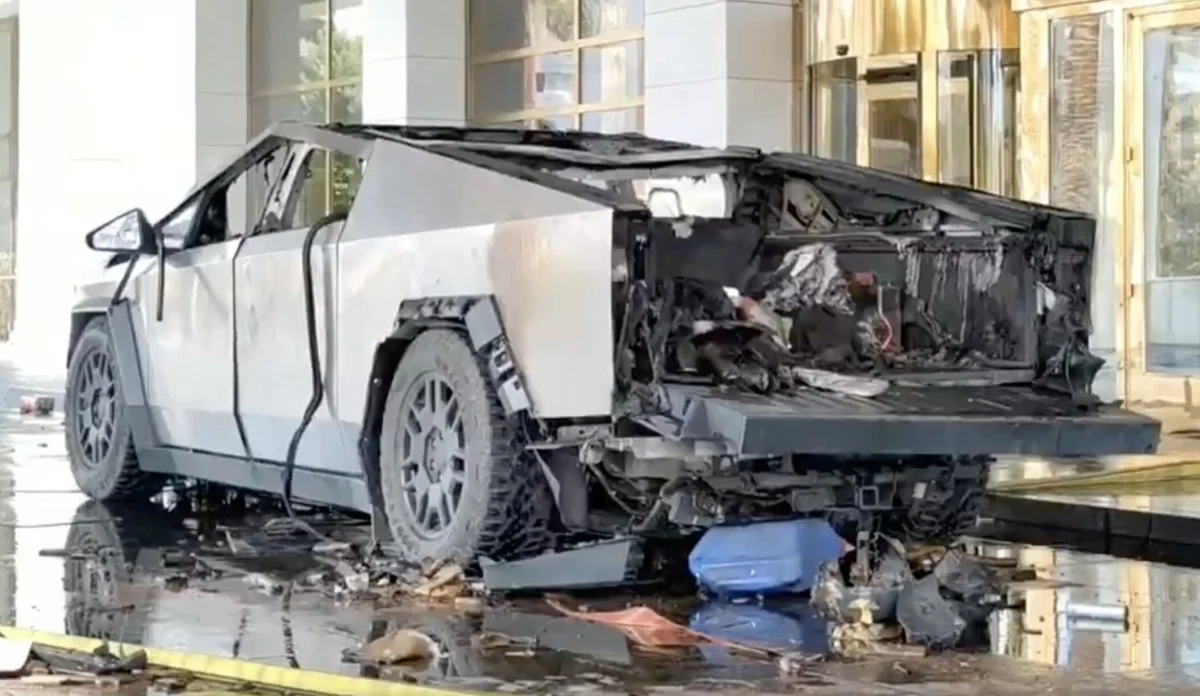 Żołnierz Matthew Livelsberger, który wysadził elektryczne auto terenowe Cybertruck produkowane przez firmę Tesla przed hotelem Donalda Trumpa w Las Vegas, przed eksplozją napisał parę listów. W jednym z nich mężczyzna przyznał, że jego czyn miał być sygnałem ostrzegawczym i "przebudzeniem kraju".